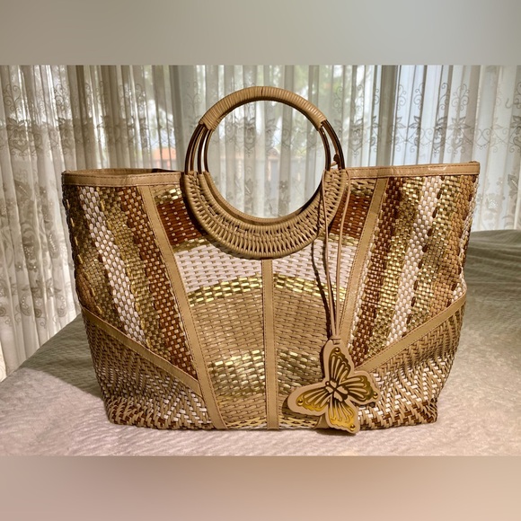 MARIPOSA BY SHARIF - Neiman Marcus - Leather Tote w/Detachable Shoulder Strap - Picture 2 of 12